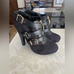 Guess Marissa Black Faux Suede Buckle Stiletto Ankle Boots Womens 8